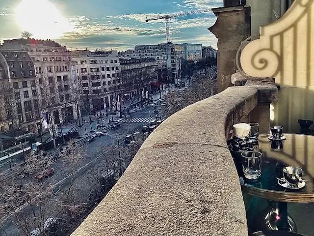 Balcony- Avenue -Champs Elysees 파리 아파트