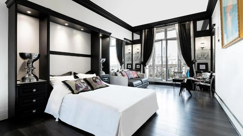 Balcony- Avenue -Champs Elysees Parigi 0*,  Francia